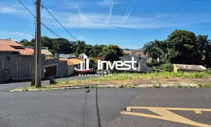 Terreno bem localizado, excelente para quem busca tanto para finalidade comercial quanto residencial.