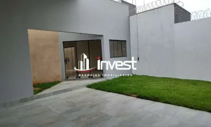 Maravilhosa casa à venda com 3 suítes, sala ampla integrada e 2 vagas no coração do Laranjeiras