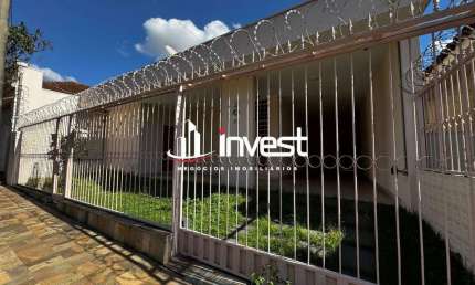 Casa para locação no Bairro São Benedito com 3 quartos sendo uma suíte mais um escritório