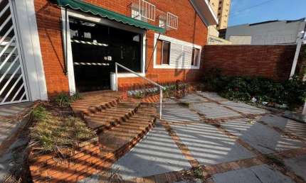 Casa com 3 quartos para alugar no Centro, Ribeirão Preto 