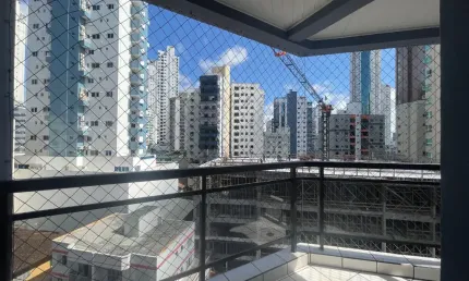 Apartamento com 3 quartos para alugar na Rua 1021, Centro, Balneário Camboriú