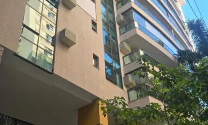 VENDO EXCELENTE COBERTURA DUPLEX NO CORAÇÃO DE ICARAÍ!