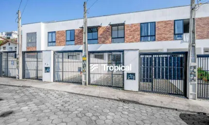 Sobrado com 2 dormitórios para alugar, 63 m² por R$ 2.030,17/mês - Escola Agrícola - Blumenau/SC