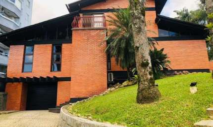 Casa com 3 quartos para alugar na Rua Gustavo Hoepfner, 118, Floresta, Joinville