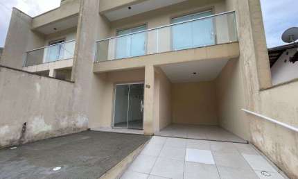 Casa com 3 quartos para alugar na Rua Aládio Michels, 69, Santa Catarina, Joinville