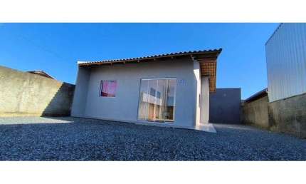 Casa com 2 quartos para alugar na Araquari, 545, Volta Redonda, Araquari
