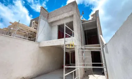 Excelente Casa com 3 Quartos - São Pedro - Juiz de Fora/MG