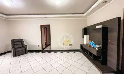 Casa com 4 dormitórios para alugar, 240 m² por R$ 2.500/mês - Barbosa Lage - Juiz de Fora/MG