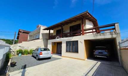 Casa para Venda em Joinville, FLORESTA, 4 dormitórios, 2 suítes, 5 banheiros, 5 vagas