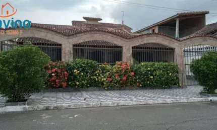 BELISSÍMA CASA TÉRREA, ISOLADA, 2 DORMS COM EDICULA E AMPLO QUINTAL