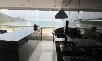 PORTEIRA FECHADA - 4 dormitórios sendo 3 suíte - 3 vagas privativas - lazer de clube - fino acabamento. ELEVADOR PRIVATIVO