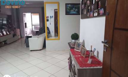 Apartamento de 02 dormitórios, suíte, sacada gourmet, 90m de área útil, mobiliado, à 100 metros da praia.