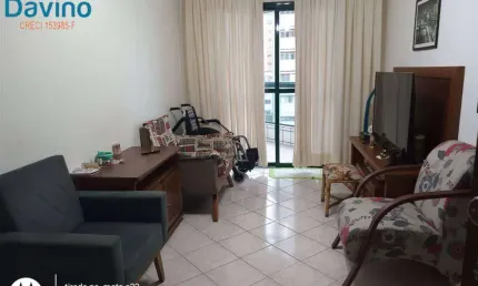 Apartamento de 01 dormitório, com sacada, planejados, à 100 metros da praia, piscina, salão de jogos, salão de festas.oportunidade!