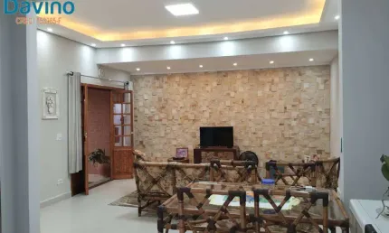LINDA CASA ISOLADA, LADO PRAIA, COM 2 DORMITÓRIOS, GARAGEM PARA 4 CARROS POR APENAS $530.000 À VISTA, ACEITA FINANCIAMENTO BANCÁRIO