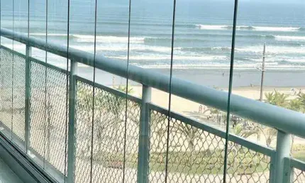 730 mil - excelente apartamento localizado na praia da tupi! prédio frente mar - lazer completo! *** vista livre ***