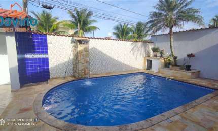 CASA 4 DORMITÓRIOS HÁ 200 METROS DAPRAIA DO FLORIDA PISCINA ESPAÇO GOURMET COM CHURRASQUEIRA