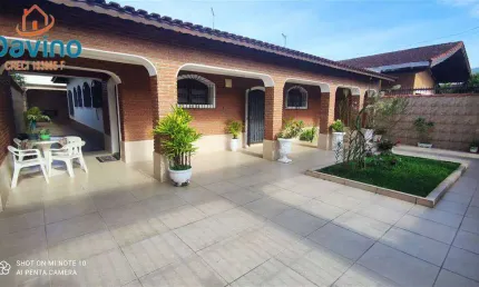 CASA COM EDÍCULA HÁ 350 METROS DA PRAIA DO FLÓRIDA - CHURRASQUEIRA 3 QUARTOS E EDÍCULA NOS FUNDOS.