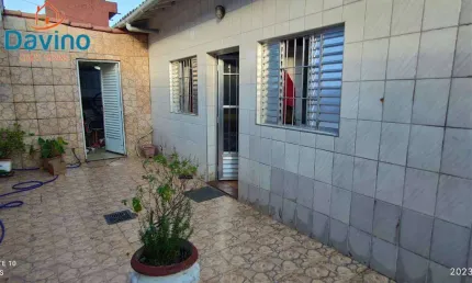CASA TÉRREA EM CONDOMINIO  - 300 METROS DA PRAIA DO JARDIM REAL
