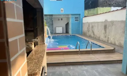 Casa com Piscina e Churrasqueira 2 dormitórios Edícula nos
Fundos