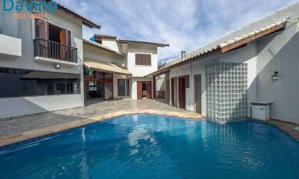 MANSÃO NO CANTO DO FORTE 5 SUITES 4 VAGAS LAZER COM PISCINA ESPAÇO GOURMET COM CHURRASQUEIRA PRIVATIVOS.