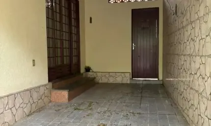 Casa com 4 Quarto(s) e 2 banheiro(s) para Alugar, 220 m² por R$ 2700 / Mês