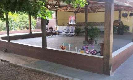 Casa com 5 Quarto(s) e 4 banheiro(s) para Alugar, 6720 m² por R$ 4000 / Mês
