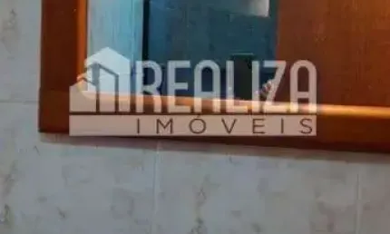 Apartamento com 3 Quarto(s) e 2 banheiro(s) para Alugar, 100 m² por R$ 1236 / Mês