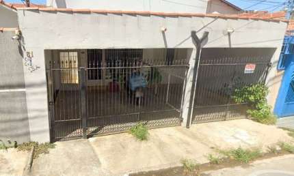 Casa com 2 Quarto(s) e 2 banheiro(s) para Alugar, 100 m² por R$ 2000 / Mês