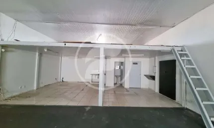 Apartamento com 4 Quarto(s) e 4 banheiro(s) para Alugar, 245.37 m² por R$ 4000 / Mês