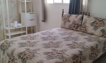 Casa com 3 Quarto(s) e 2 banheiro(s) para Alugar, 270 m² por R$ 4500 / Mês