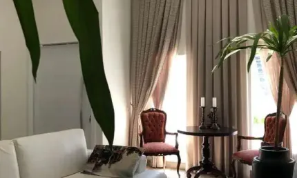 Casa com 3 Quarto(s) e 2 banheiro(s) para Alugar, 180 m² por R$ 8900 / Mês