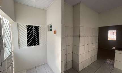 Casa com 2 Quarto(s) e 1 banheiro(s) para Alugar, 45 m² por R$ 1848 / Mês