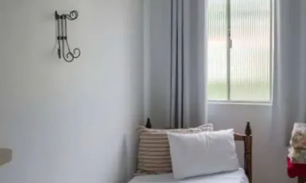 Casa com 4 Quarto(s) e 2 banheiro(s) para Alugar, 150 m² por R$ 4000 / Mês