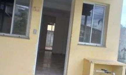 Casa com 2 Quarto(s) e 1 banheiro(s) para Alugar, 58 m² por R$ 950 / Mês