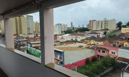 Apartamento com 3 Quarto(s) e 1 banheiro(s) para Alugar, 166 m² por R$ 2722 / Mês