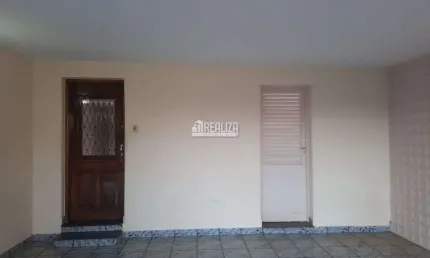 Casa com 2 Quarto(s) e 2 banheiro(s) para Alugar, 152 m² por R$ 2100 / Mês