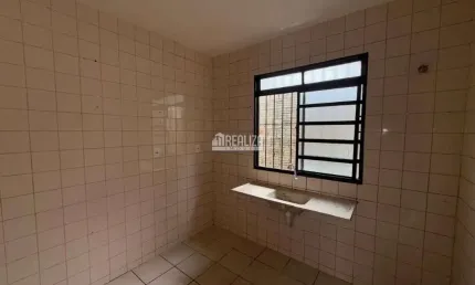 Casa com 2 Quarto(s) e 1 banheiro(s) para Alugar, 103 m² por R$ 1750 / Mês