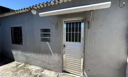 Casa com 1 Quarto(s) e 1 banheiro(s) para Alugar, 60 m² por R$ 850 / Mês