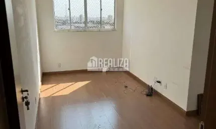 Apartamento com 2 Quarto(s) e 1 banheiro(s) para Alugar, 50 m² por R$ 1360 / Mês