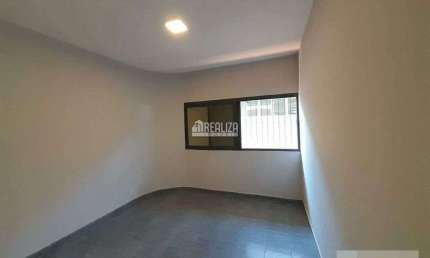 Casa com 3 Quarto(s) e 1 banheiro(s) para Alugar, 247 m² por R$ 4700 / Mês