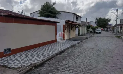 Casa com 2 Quarto(s) e 2 banheiro(s) para Alugar, 200 m² por R$ 2200 / Mês