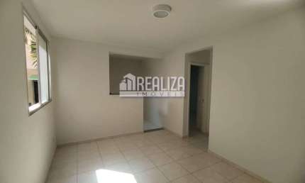 Apartamento com 2 Quarto(s) e 1 banheiro(s) para Alugar, 50 m² por R$ 1060 / Mês