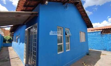 Casa com 2 Quarto(s) e 1 banheiro(s) para Alugar, 0 m² por R$ 1350 / Mês