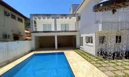 Apartamento com 6 Quarto(s) e 4 banheiro(s) para Alugar, 500 m² por R$ 5000 / Mês