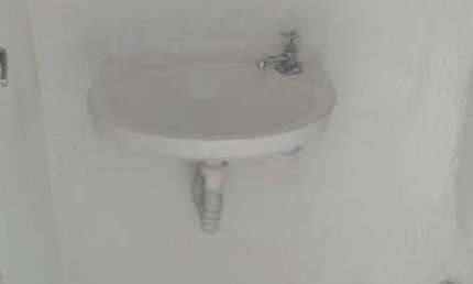 Casa com 2 Quarto(s) e 1 banheiro(s) para Alugar, 57 m² por R$ 840 / Mês