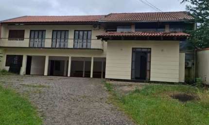 Casa com 6 Quarto(s) e 4 banheiro(s) para Alugar, 1000 m² por R$ 22000 / Mês