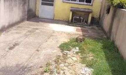 Casa com 2 Quarto(s) e 1 banheiro(s) para Alugar, 57 m² por R$ 700 / Mês