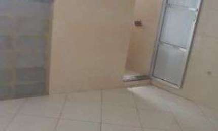 Apartamento com 1 Quarto(s) e 1 banheiro(s) para Alugar, 30 m² por R$ 550 / Mês