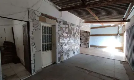 Casa com 2 Quarto(s) e 1 banheiro(s) para Alugar, 80 m² por R$ 1236 / Mês