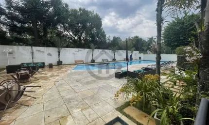 Apartamento com 3 Quarto(s) e 3 banheiro(s) para Alugar, 205 m² por R$ 3700 / Mês